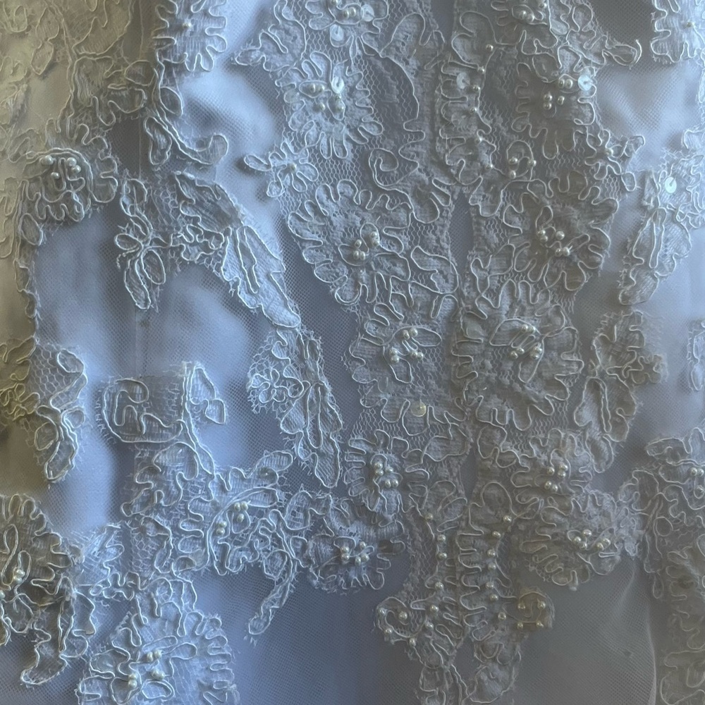WEDDING DRESS BY DAVID’S